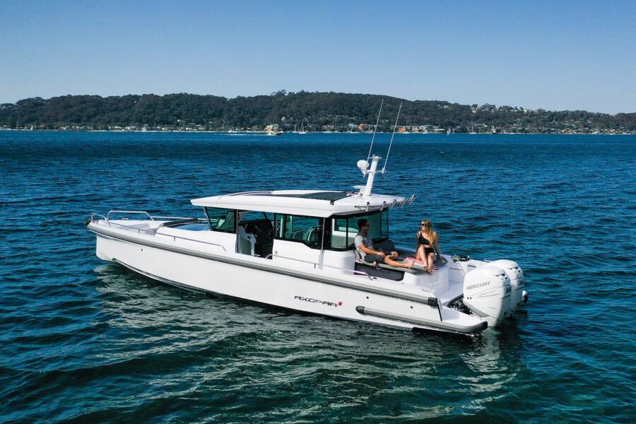 Axopar 37 XC Cross Cabin 