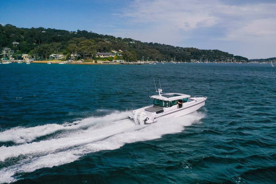Axopar 37 XC Cross Cabin 