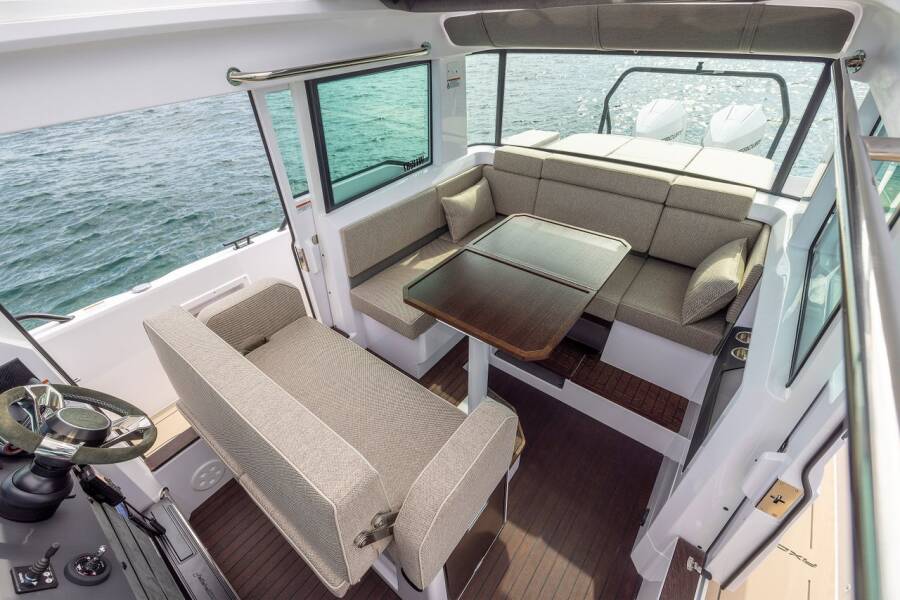 Axopar 37 XC Cross Cabin 