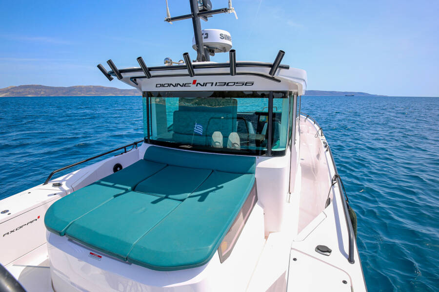 Axopar 37 XC Cross Cabin 