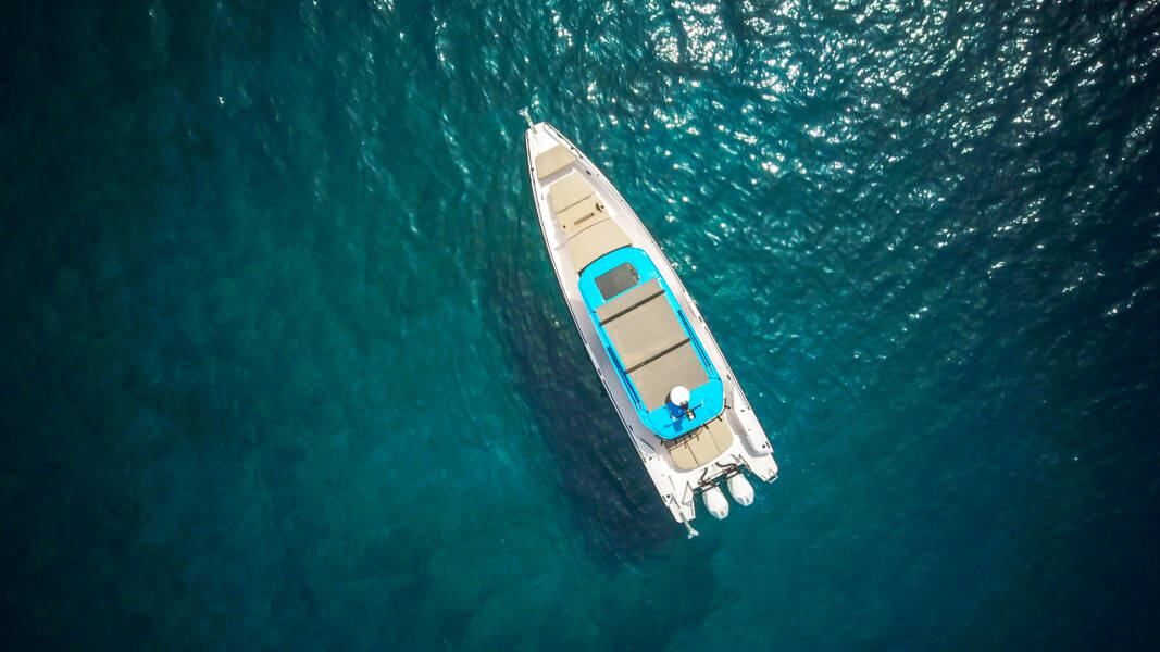 Axopar 37 XC Cross Cabin Vida