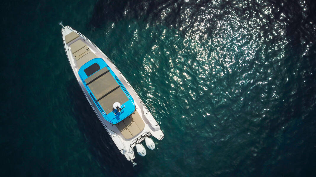 Axopar 37 XC Cross Cabin Vida