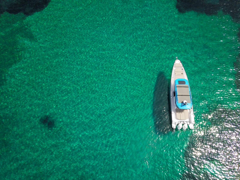 Axopar 37 XC Cross Cabin Vida