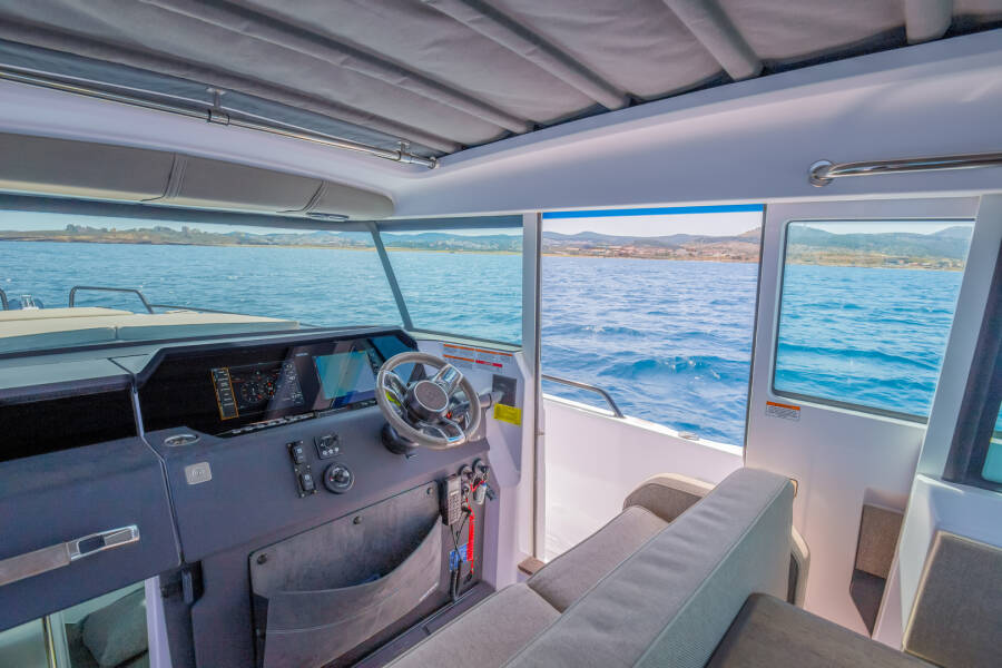 Axopar 37 XC Cross Cabin Vida