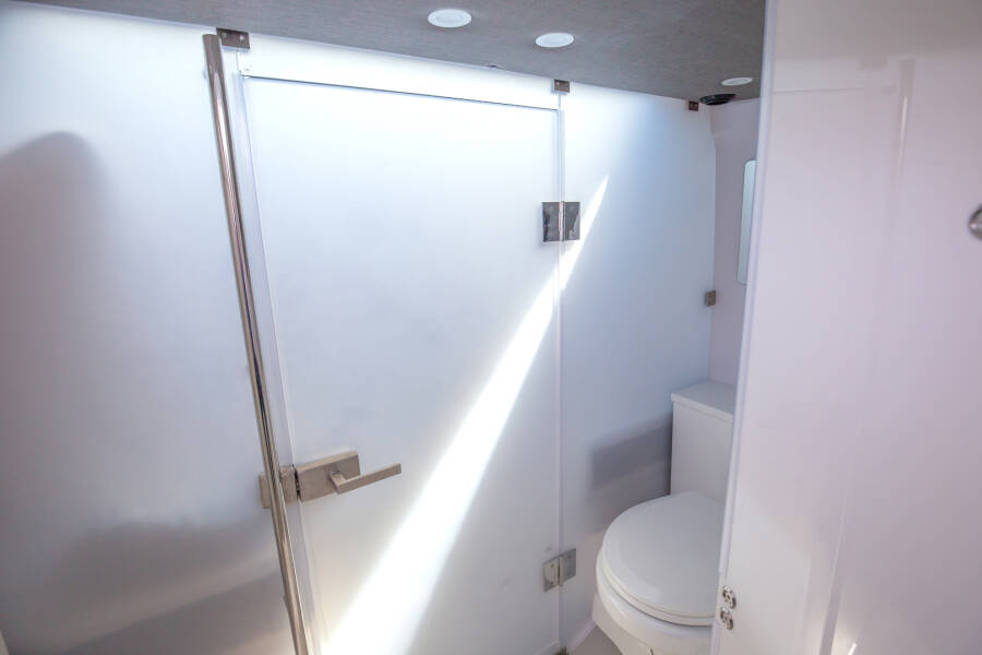 Axopar 37 XC Cross Cabin Vida