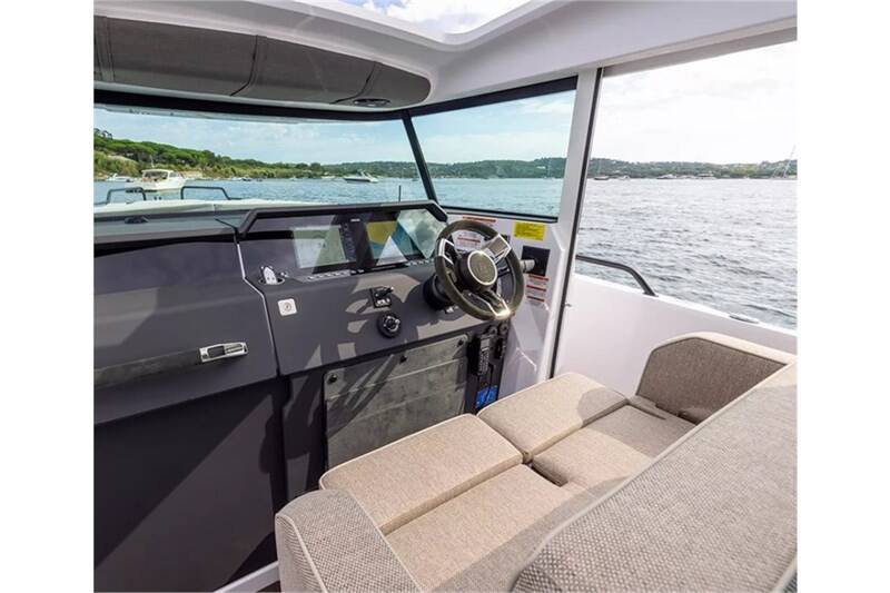 Axopar 37 XC Cross Cabin Axopar