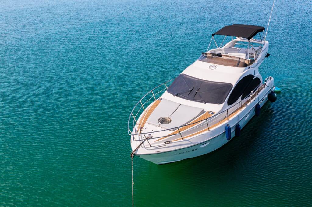 Azimut 42 Eisbär
