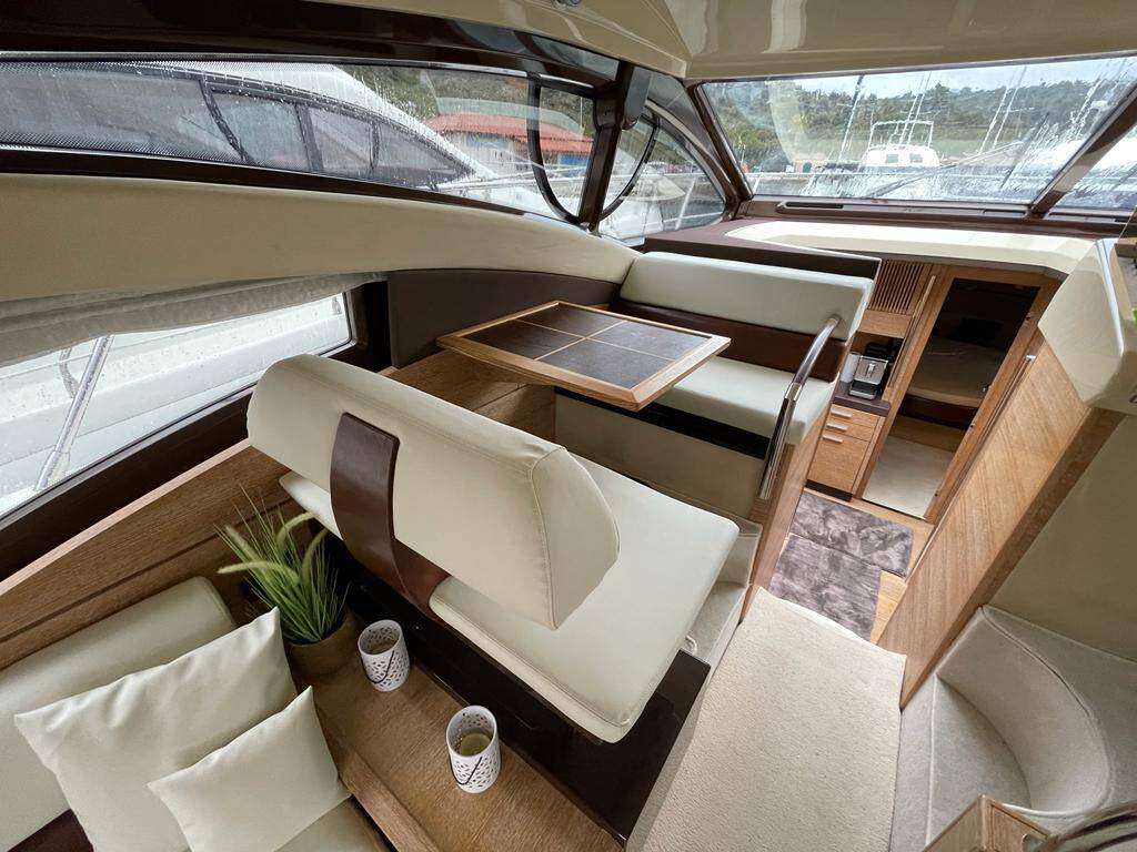 Azimut 47 Kecalu