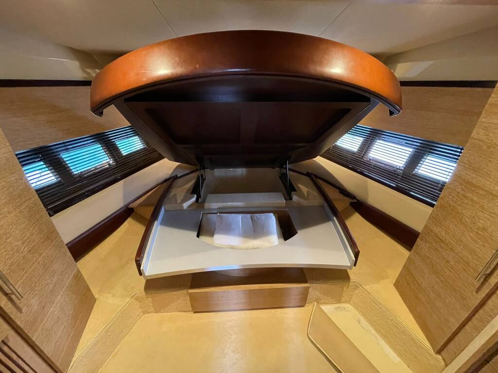 Azimut 47 Kecalu