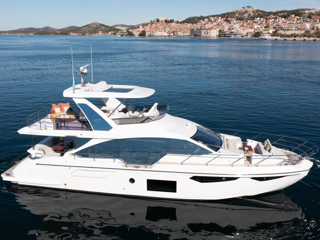 Azimut 60 Fly • Alibaba