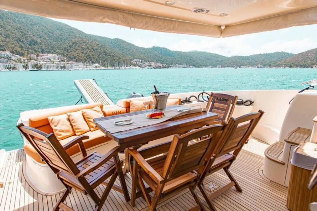 Azimut 62 Fly Efe 01