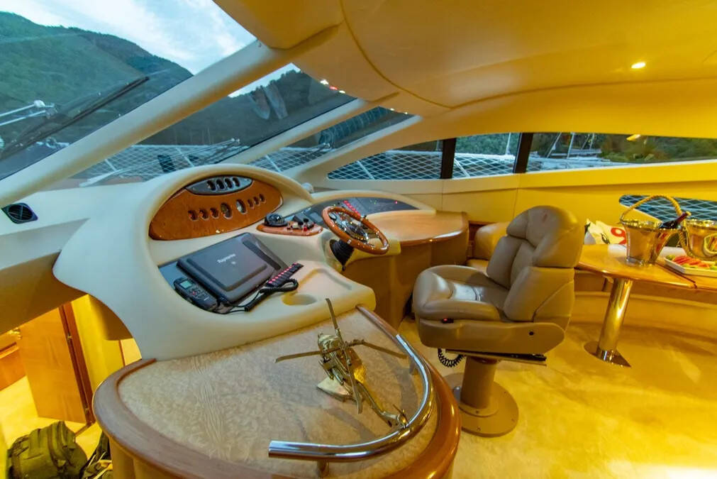 Azimut 62 Fly Efe 01