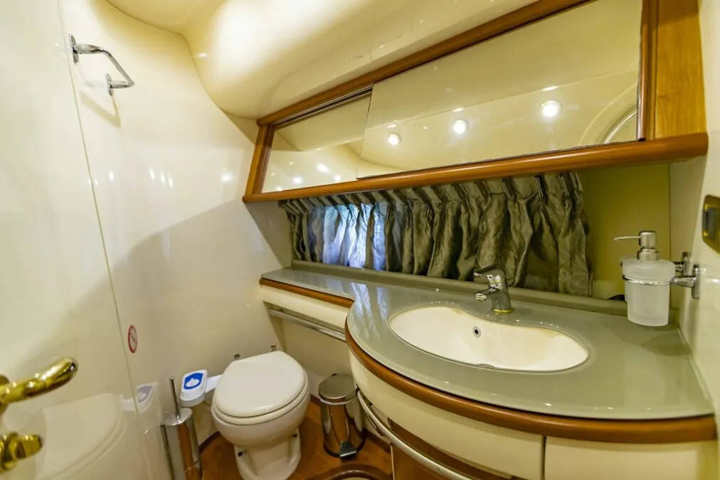 Azimut 62 Fly Efe 01