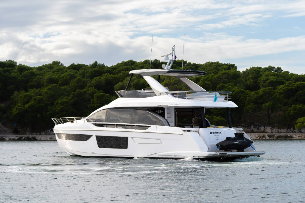 Azimut 68 Fly 