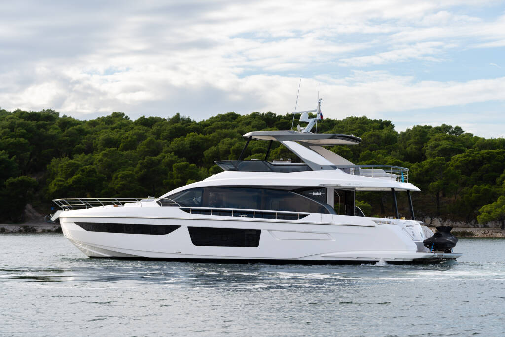 Azimut 68 Fly 