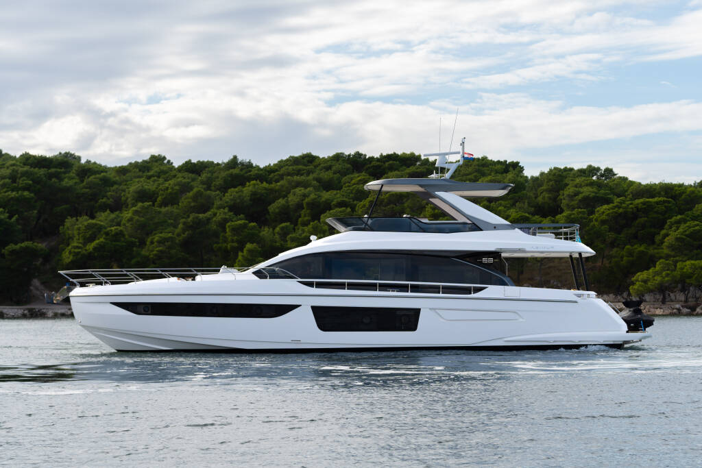 Azimut 68 Fly 