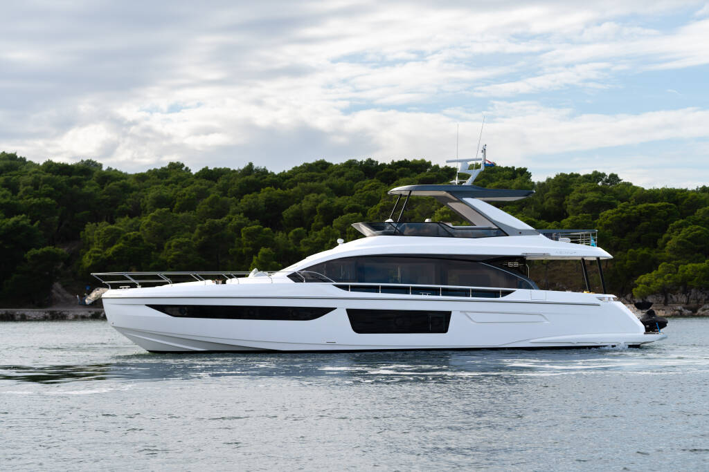 Azimut 68 Fly 