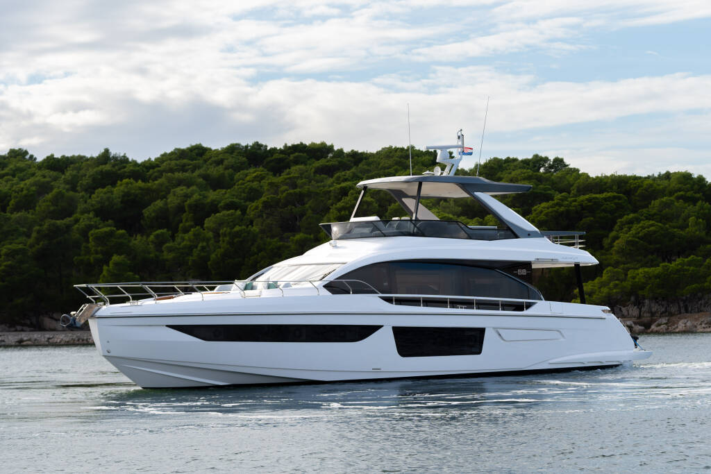 Azimut 68 Fly 