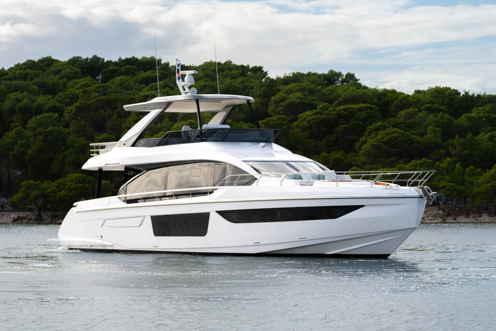 Azimut 68 Fly 