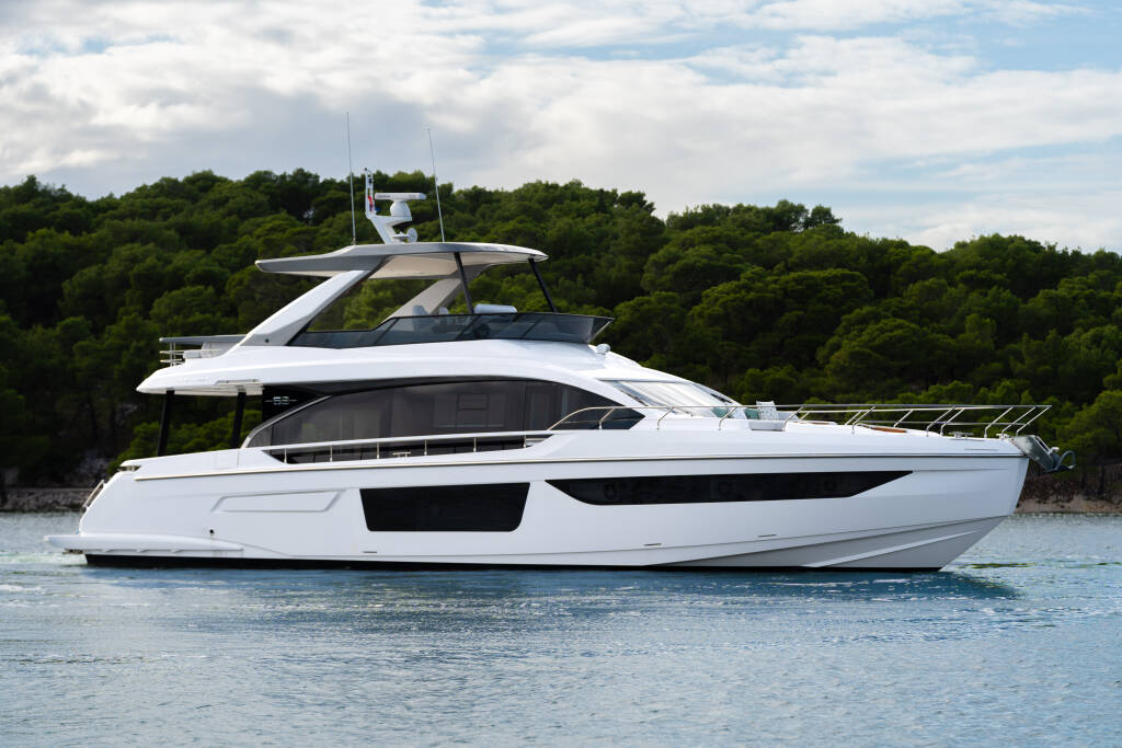 Azimut 68 Fly 