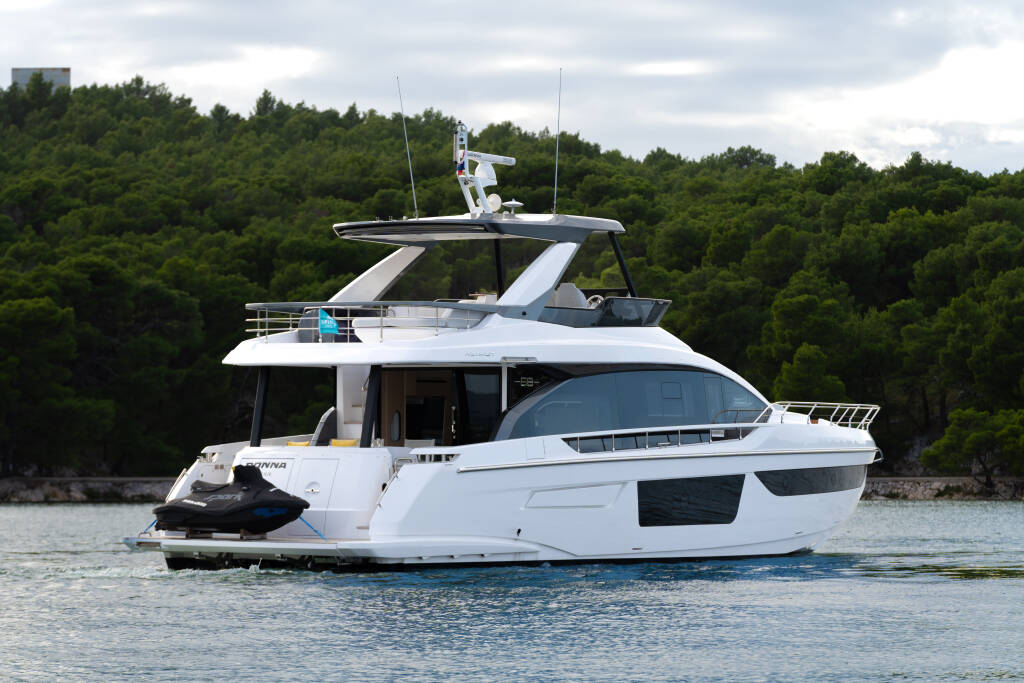 Azimut 68 Fly 