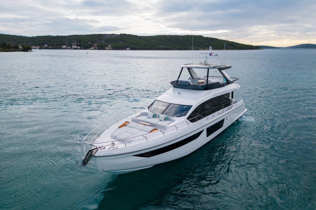 Azimut 68 Fly 