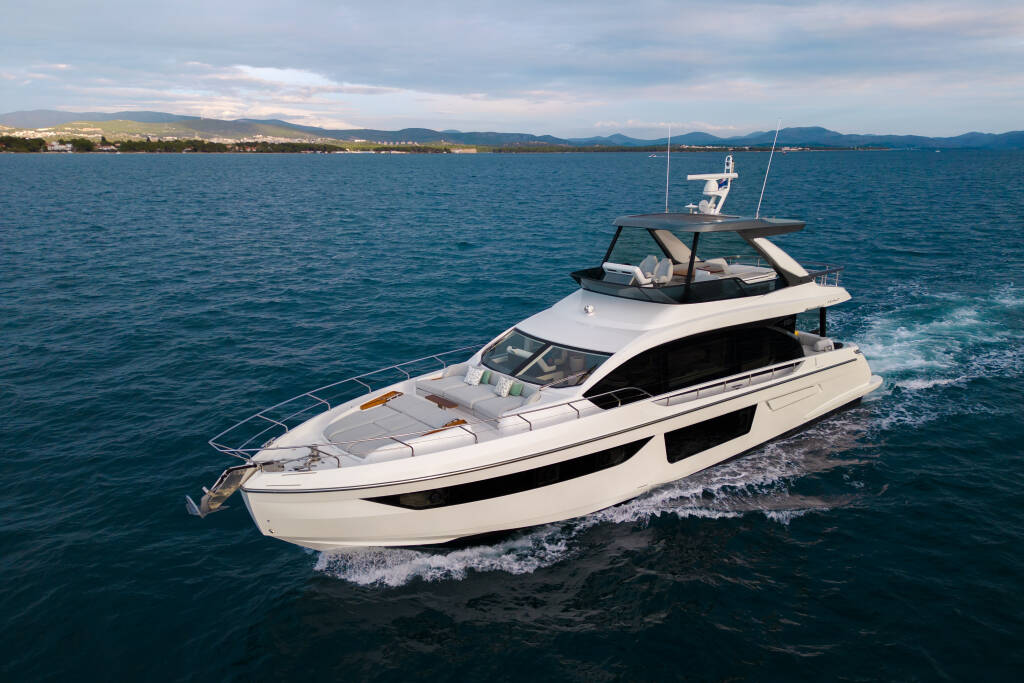 Azimut 68 Fly 