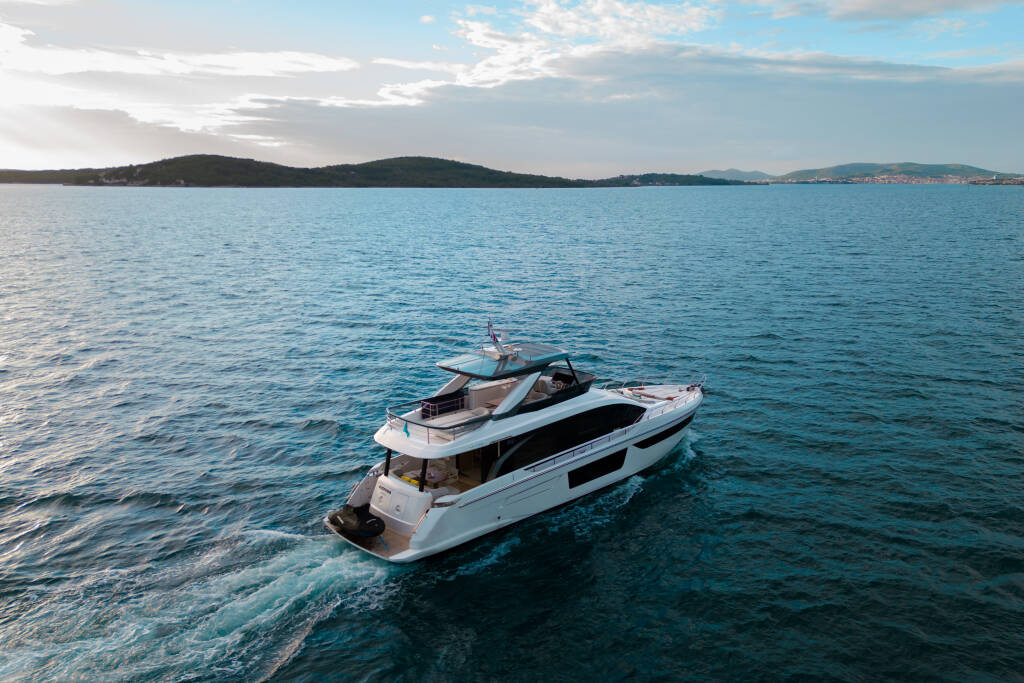 Azimut 68 Fly 