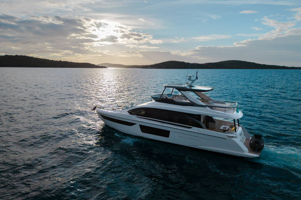 Azimut 68 Fly 