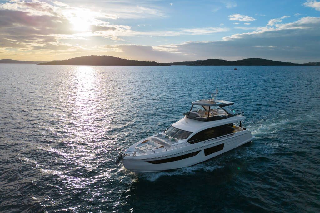 Azimut 68 Fly 