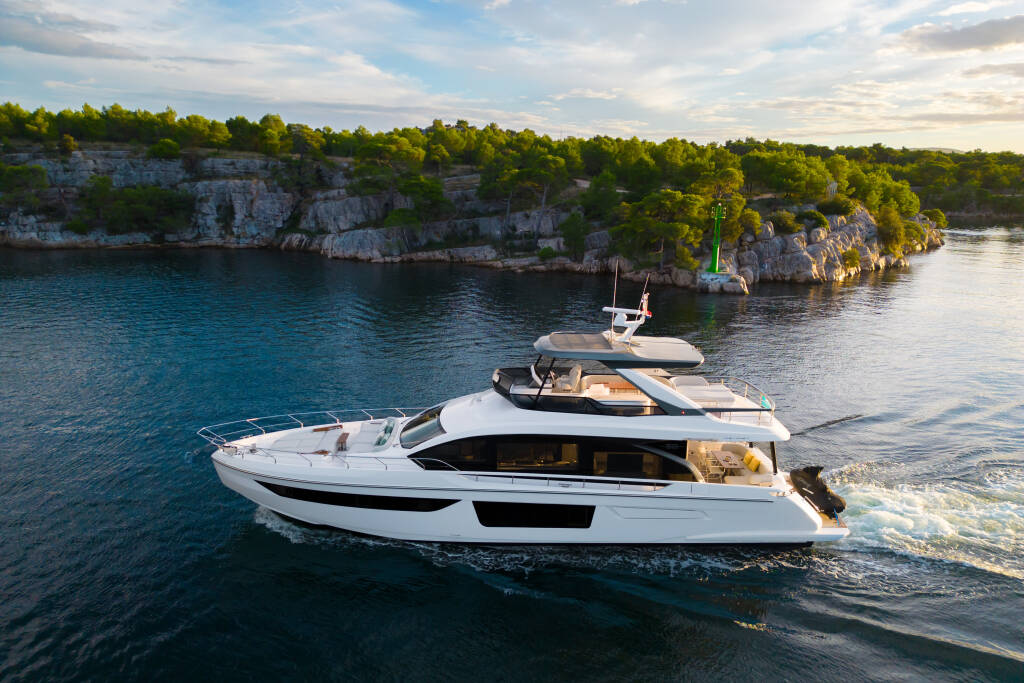 Azimut 68 Fly 