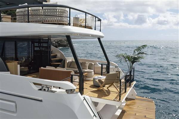 Azimut 82 Fly Balance