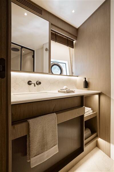 Azimut 82 Fly Balance