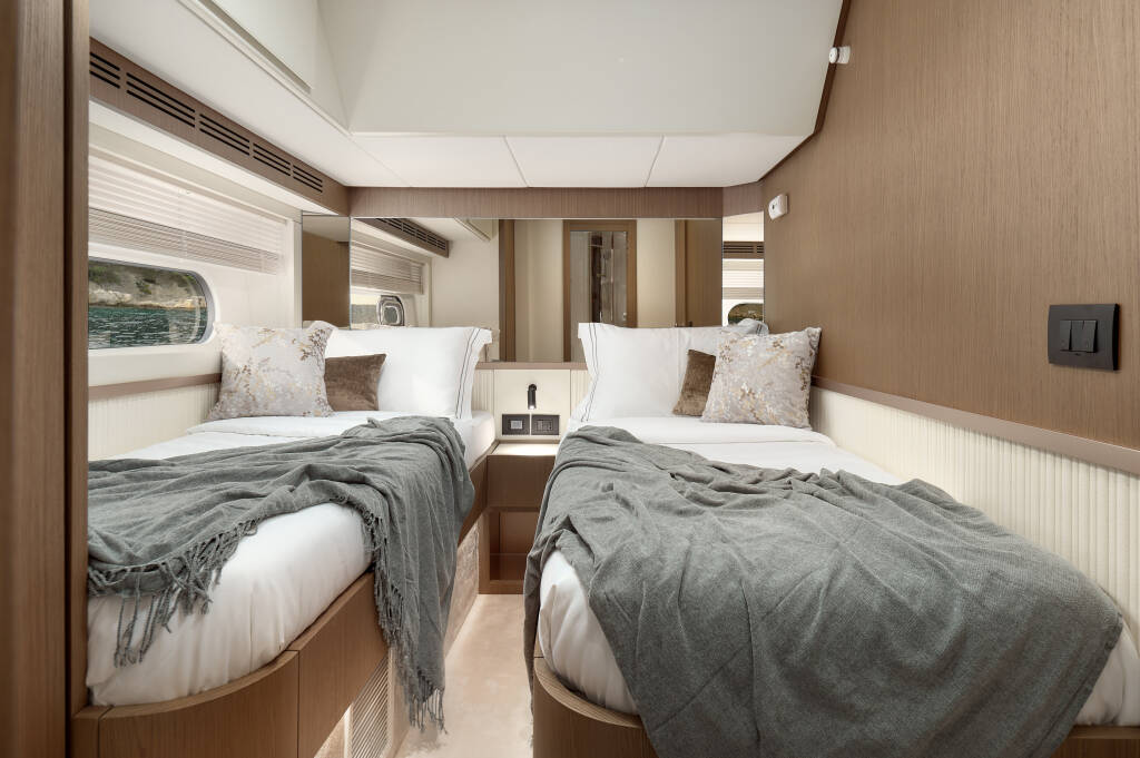 Azimut Magellano 66 AVA II