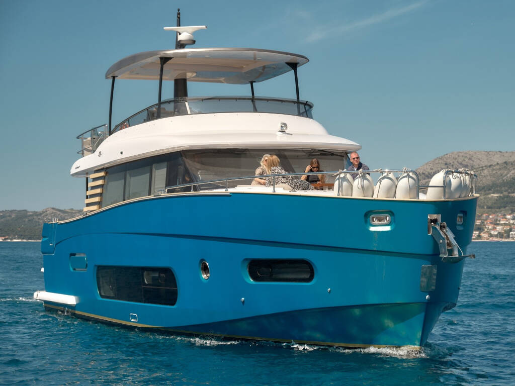 Azimut Magellano 66 AVA II
