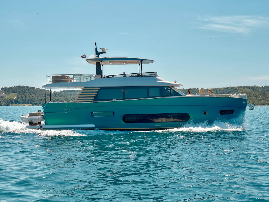 Azimut Magellano 66 • AVA II