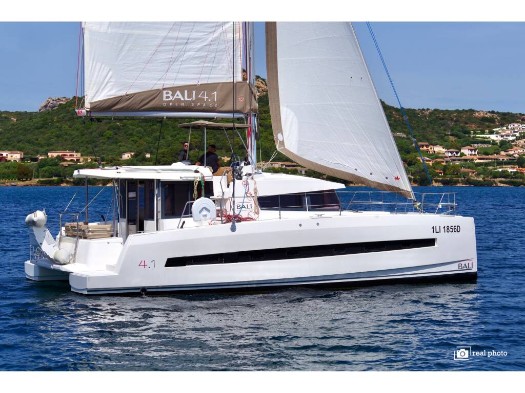 Bali 4.1 • Alba - Water maker, Solar Panel