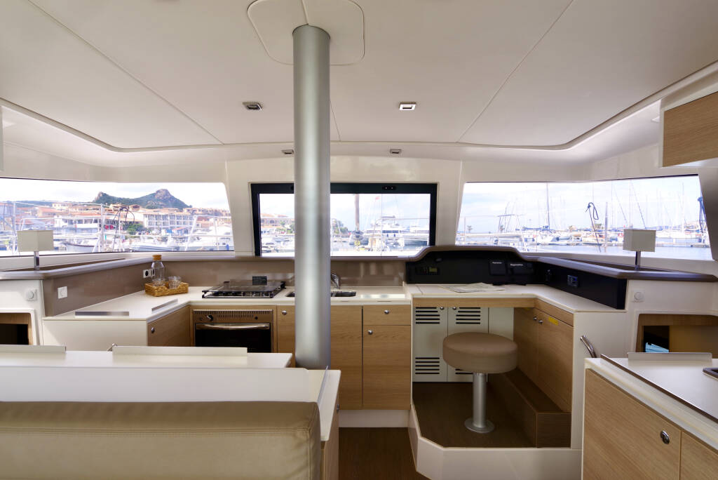 Bali 4.1 Alba - Water maker, Solar Panel