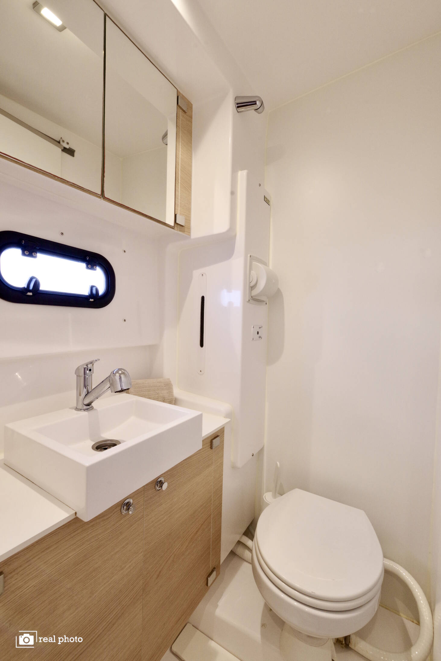 Bali 4.1 Alba - Water maker, Solar Panel