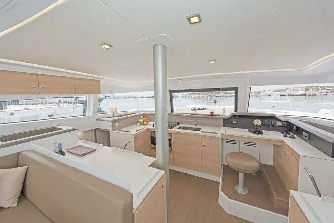 Bali 4.1 GALASSIA (Electric WC, Solar Panels, 1 SUP free of charge)