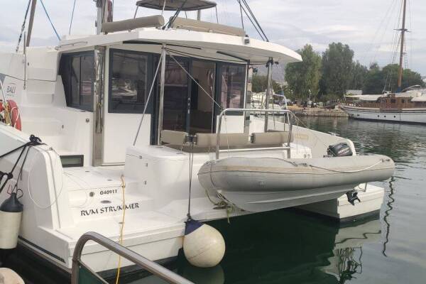 Bali 4.2 • RUM STRUMMER