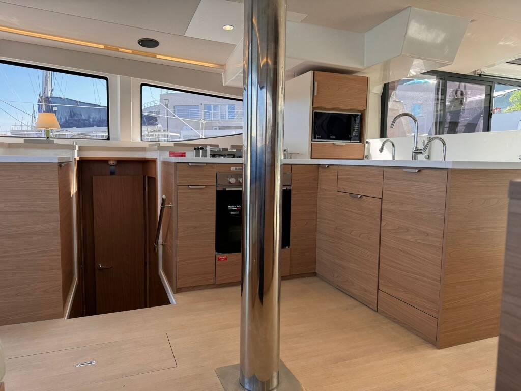 Bali 4.8 Silver Dolphin Silver Dolphin