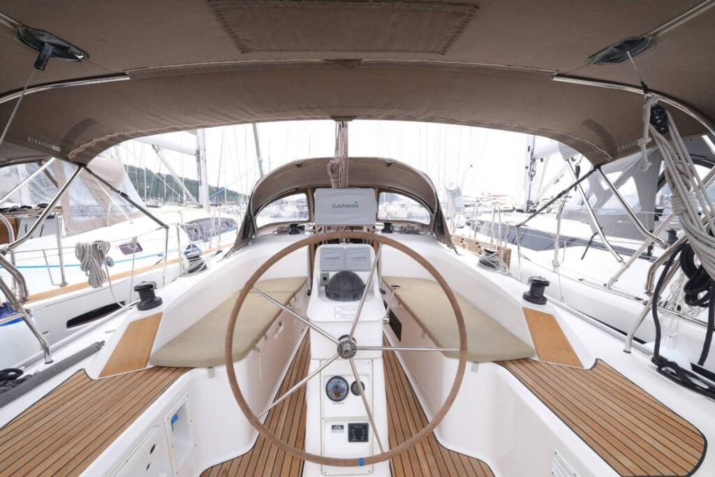 Bavaria 33 Cruiser Nemo-1