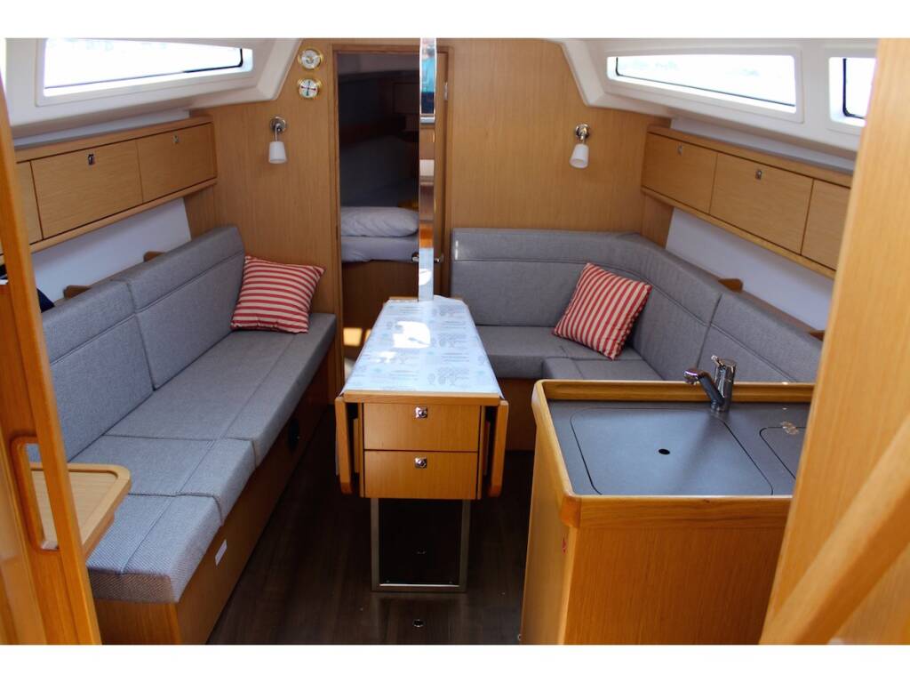 Bavaria 34 Cruiser Why Not 15