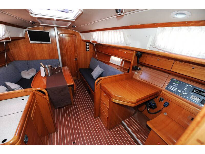 Bavaria 34 Cruiser Nina Nina - new sails 2022.