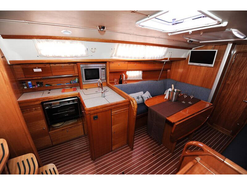 Bavaria 34 Cruiser Nina Nina - new sails 2022.