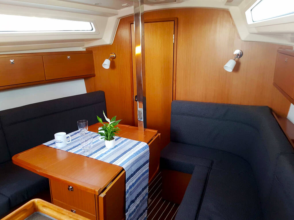 Bavaria 34 Theia