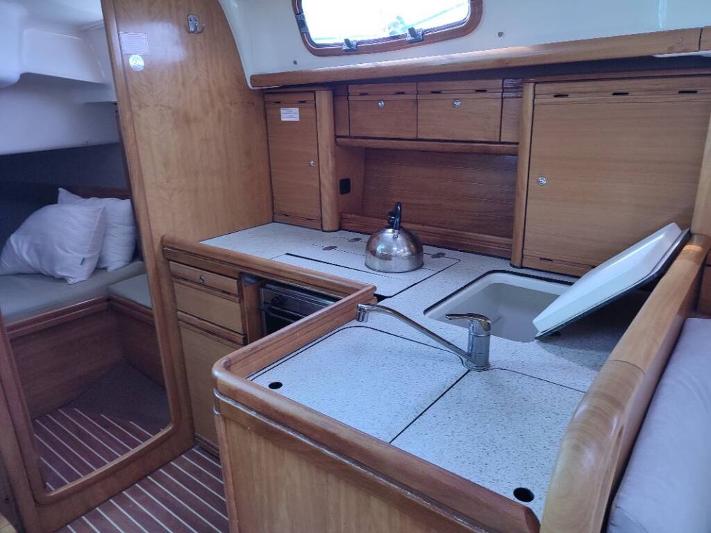 Bavaria 37 Cruiser Big Blue Horizon