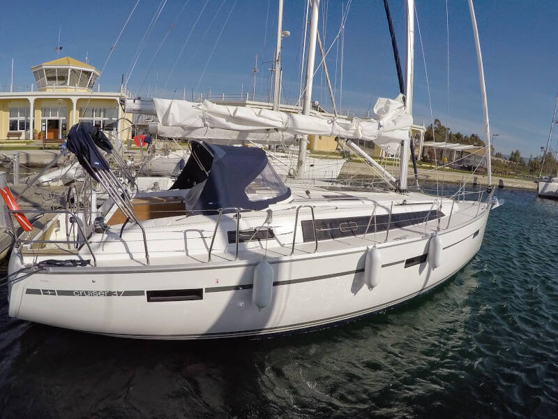 Bavaria 37 