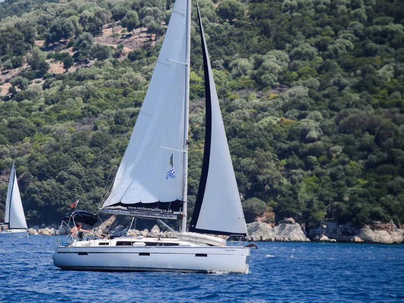Bavaria 37